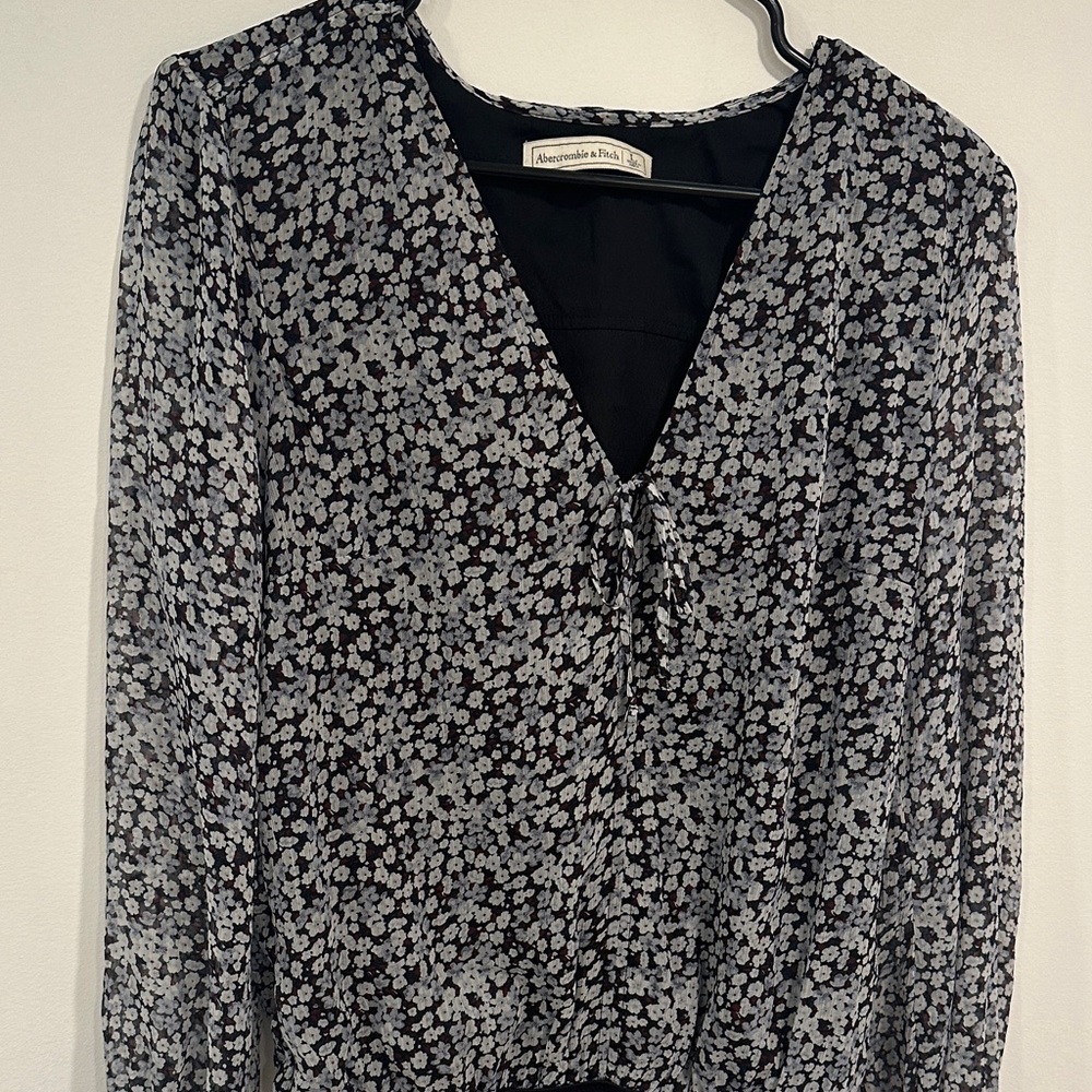 Abercrombie & Fitch Black and White Floral Bodysuit - Picture 3 of 4